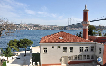 Ortaköy Defterdar İbrahim Paşa Camii